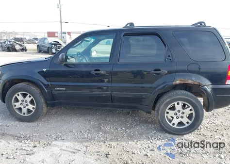 2002 Ford Escape Xlt from USA, damaged, VIN 1FMCU04152KC58098